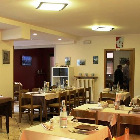 Bar Trattoria Colombina Affittacamere Bossico Luaran gambar